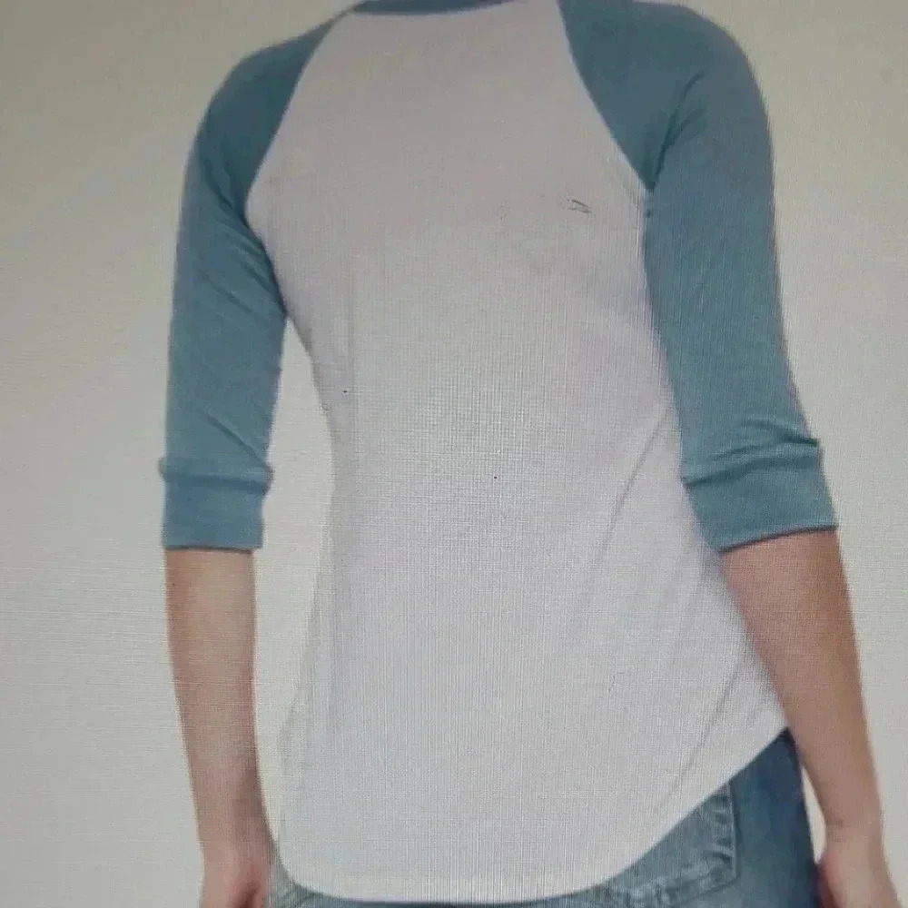 CHASER RAINBOW HEART VINTAGE TEE - Picture 2 of 2